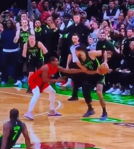 leyu入口-连续两次压哨绝杀走步在先 NBA在刻意制造高光？